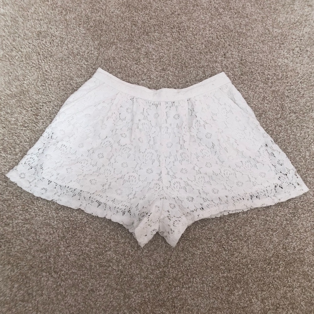 Hollister White Lace Floral Shorts